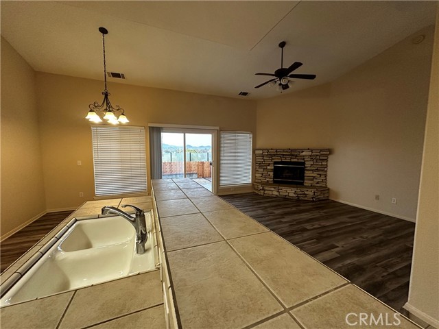 Detail Gallery Image 8 of 21 For 14075 Driftwood, Victorville,  CA 92395 - 4 Beds | 3 Baths