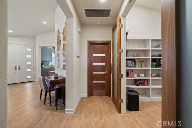 40070 Corte Fortuna, Murrieta CA: https://media.crmls.org/medias/b549c2f1-44a5-4983-add1-dbb0e0019b8d.jpg