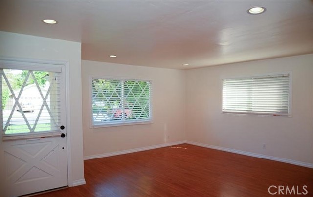23376 Hartland Street, West Hills CA: https://media.crmls.org/medias/b54aef19-1d9e-469c-8c35-fe23a5e48465.jpg