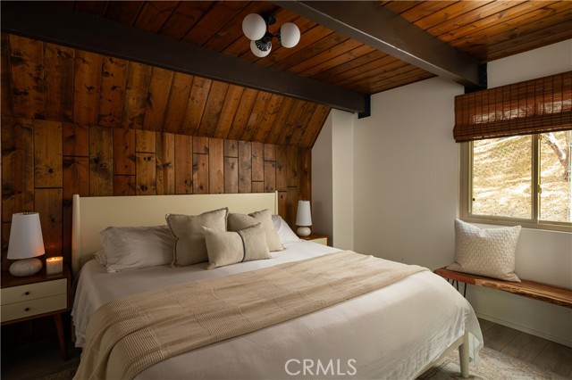 Detail Gallery Image 10 of 25 For 27663 North Bay Rd, Lake Arrowhead,  CA 92352 - 4 Beds | 3 Baths