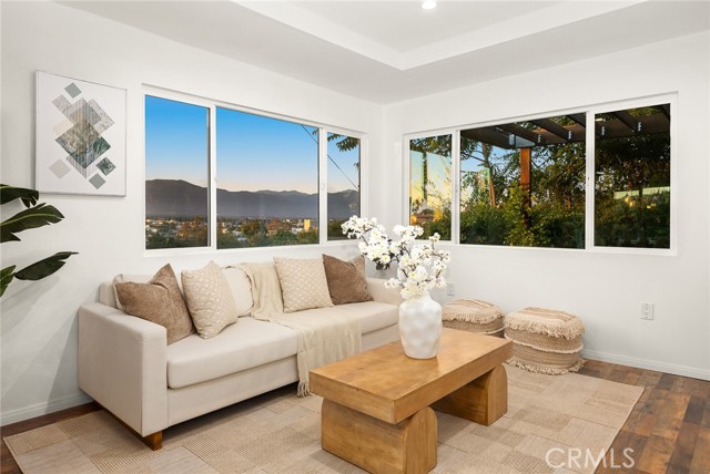 Detail Gallery Image 4 of 23 For 304 W Graves Ave, Monterey Park,  CA 91754 - 2 Beds | 1/1 Baths