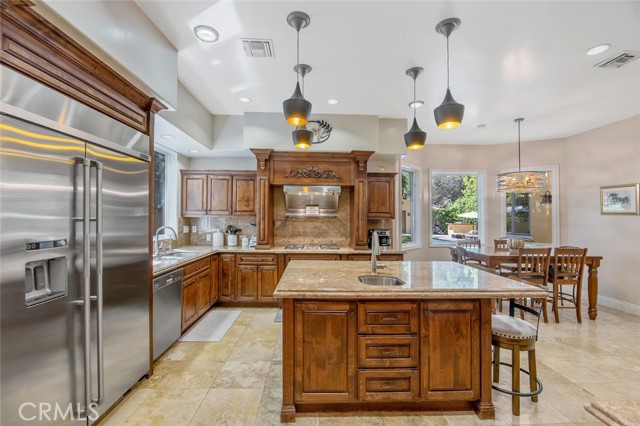 Detail Gallery Image 17 of 62 For 21120 Placerita Canyon Rd, Newhall,  CA 91321 - 5 Beds | 6 Baths