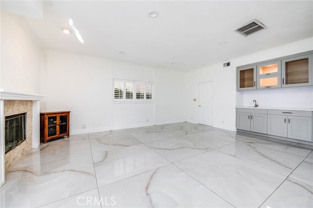 Detail Gallery Image 6 of 36 For 19314 Yolie, Tarzana,  CA 91356 - 4 Beds | 4 Baths