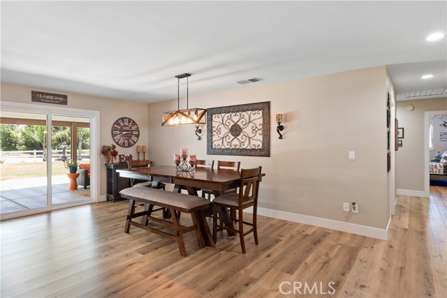 33127 Camelot Drive, Yucaipa CA: https://media.crmls.org/medias/b54cd23f-f3bd-4299-90ad-89c0dd7caff2.jpg