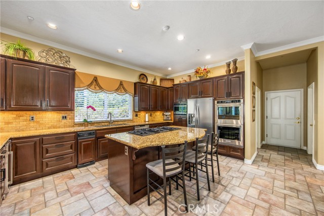 Detail Gallery Image 18 of 65 For 652 Fairway Dr, Redlands,  CA 92373 - 5 Beds | 4/1 Baths