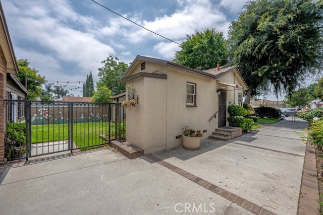 5026 Florinda Avenue, Temple City CA: https://media.crmls.org/medias/b54daaa3-3192-4afd-a425-c8e2e92f9de4.jpg