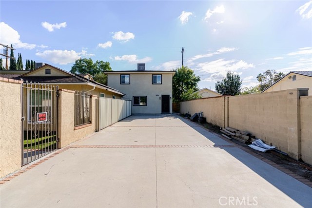 Detail Gallery Image 5 of 24 For 17428 Roscoe Bld, Northridge,  CA 91325 - 2 Beds | 2/1 Baths