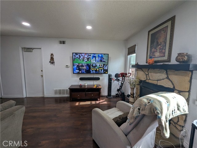 Detail Gallery Image 12 of 43 For 7852 Grace Ave, Fontana,  CA 92336 - 3 Beds | 2/1 Baths