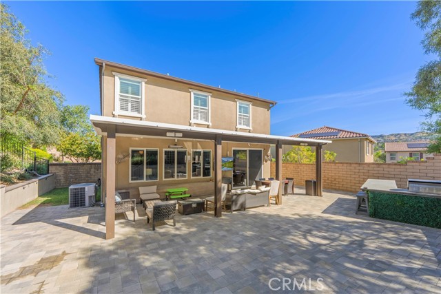 Detail Gallery Image 6 of 42 For 19890 Holly Drive, Saugus,  CA 91350 - 3 Beds | 3 Baths