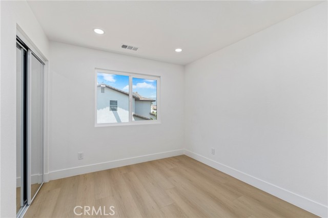 2504 N Fitzsimmons Avenue, Rialto CA: https://media.crmls.org/medias/b5505132-cec1-494c-a59f-c06b32281cc4.jpg