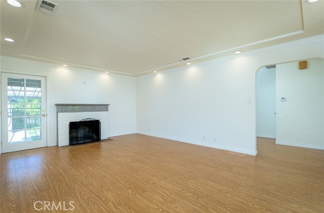 Detail Gallery Image 11 of 58 For 2111 N Verdugo, Glendale,  CA 91208 - 2 Beds | 2 Baths