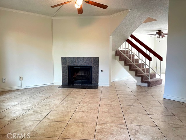 1077 Santo Antonio S Drive, Colton CA: https://media.crmls.org/medias/b5510144-0673-452e-8ec6-b43e355c939f.jpg