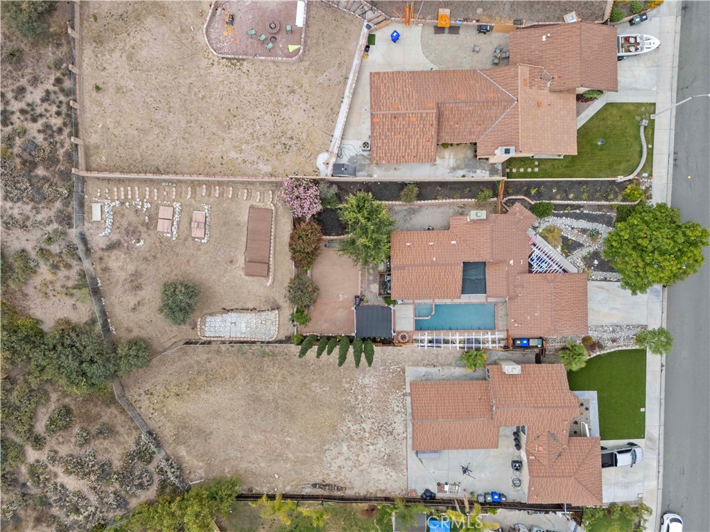 https://media.crmls.org/medias/b5518c60-1e6e-4f05-a4af-51d63cc7847d.jpg?preset=X-Large