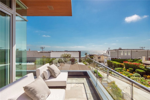 324 17th, Manhattan Beach, California 90266, 4 Bedrooms Bedrooms, 0 ,5 BathroomsBathrooms,Residential,For Sale,17th,0,SB26133569