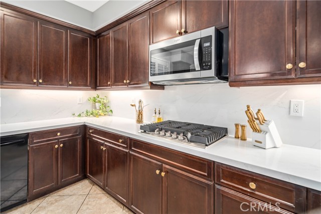 Detail Gallery Image 11 of 60 For 4762 W Avenue J6, Lancaster,  CA 93536 - 5 Beds | 3 Baths