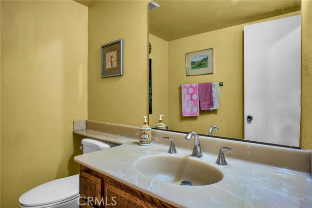 Detail Gallery Image 11 of 23 For 13243 Vanowen St #2,  North Hollywood,  CA 91605 - 2 Beds | 2/1 Baths