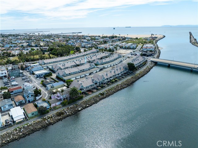 Detail Gallery Image 36 of 37 For 328 Regatta Way, Seal Beach,  CA 90740 - 3 Beds | 2/1 Baths