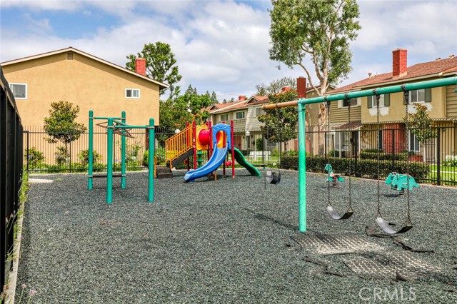 Detail Gallery Image 51 of 56 For 11879 Sungrove Cir, Garden Grove,  CA 92840 - 3 Beds | 2/1 Baths