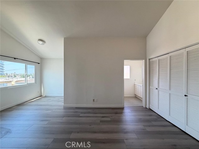 911 N Beaudry Avenue, Los Angeles CA: https://media.crmls.org/medias/b5531b45-9a16-4faf-8c5b-eb24f94711f1.jpg