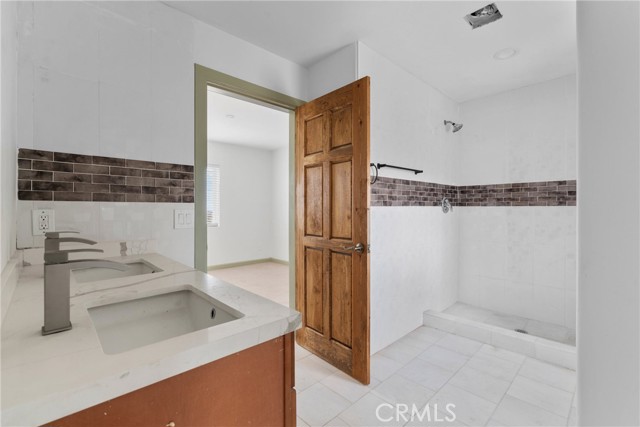 12185 Atsina Road, Phelan CA: https://media.crmls.org/medias/b5538e6c-dbf7-4c33-850b-a25035906dbe.jpg