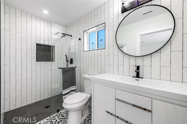 Detail Gallery Image 19 of 36 For 22919 Leonora Dr, Woodland Hills,  CA 91367 - 4 Beds | 2 Baths