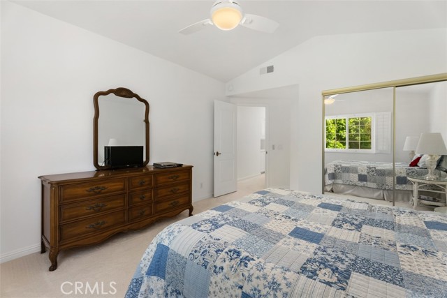 2303 Paseo Circulo, Tustin CA: https://media.crmls.org/medias/b55427b4-dd51-4e4f-9211-f11cc18e623b.jpg