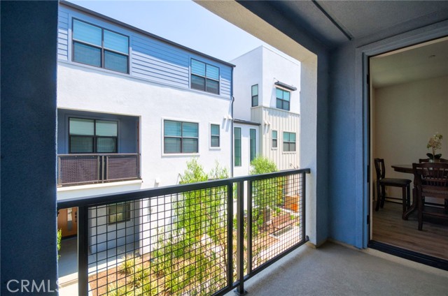 Detail Gallery Image 23 of 39 For 944 N Divino Privado, Ontario,  CA 91764 - 3 Beds | 3/1 Baths