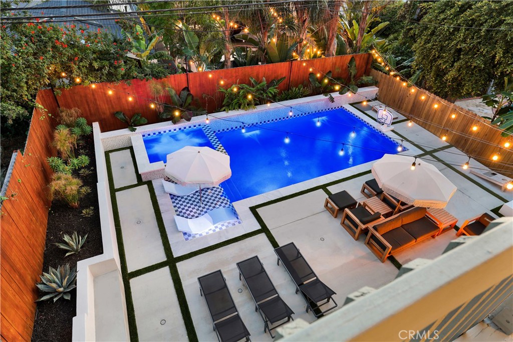 https://media.crmls.org/medias/b555180d-0424-4e62-a950-b33ed6c76f64.jpg?preset=X-Large