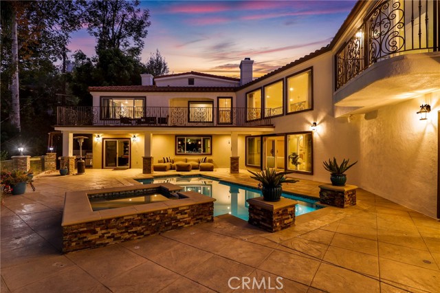 3654 Wrightwood Dr, Studio City CA: https://media.crmls.org/medias/b55538cb-6cde-46cb-8b1a-0f18b9fbea42.jpg