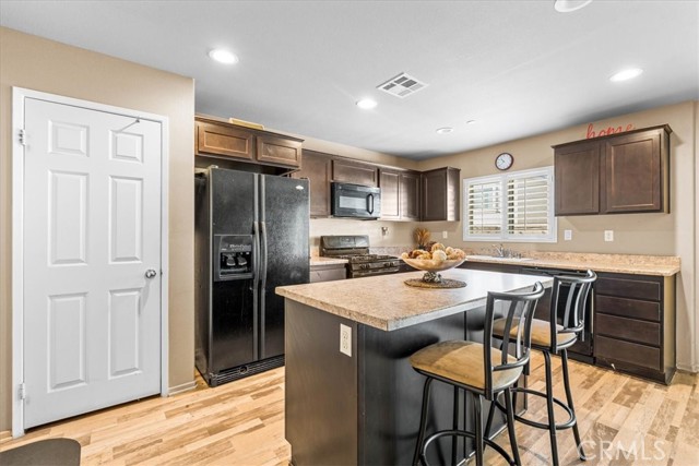 Detail Gallery Image 10 of 39 For 6978 Alderwood Dr, Fontana,  CA 92336 - 3 Beds | 2/1 Baths