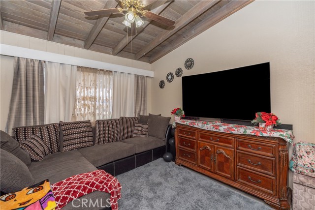 Detail Gallery Image 13 of 48 For 16464 Desert Knoll Dr, Victorville,  CA 92395 - 3 Beds | 3 Baths