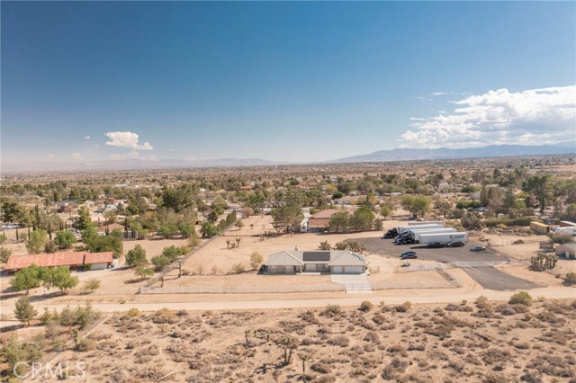 9925 Sierra Vista Road, Phelan CA: https://media.crmls.org/medias/b555d03e-0a2d-42e4-af7d-10dd98e7c36c.jpg