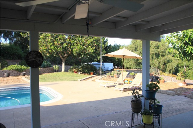 520 Woodland Hills Drive, Escondido CA: https://media.crmls.org/medias/b556ab99-8f6c-4c9f-93bb-6fb234bcae89.jpg