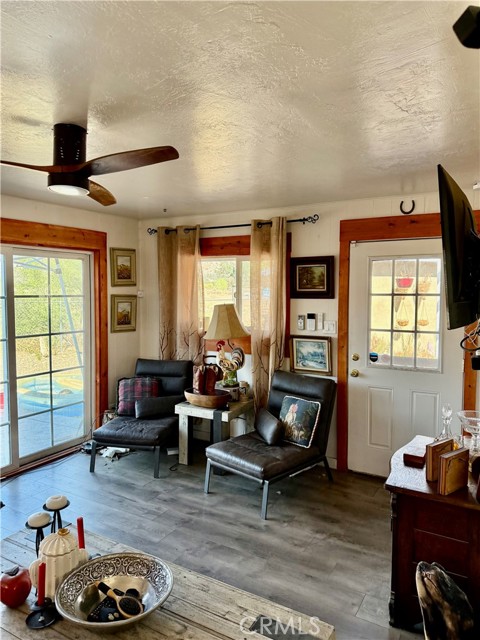 Detail Gallery Image 2 of 8 For 2217 Young Ave, Lake Isabella,  CA 93240 - 1 Beds | 1 Baths
