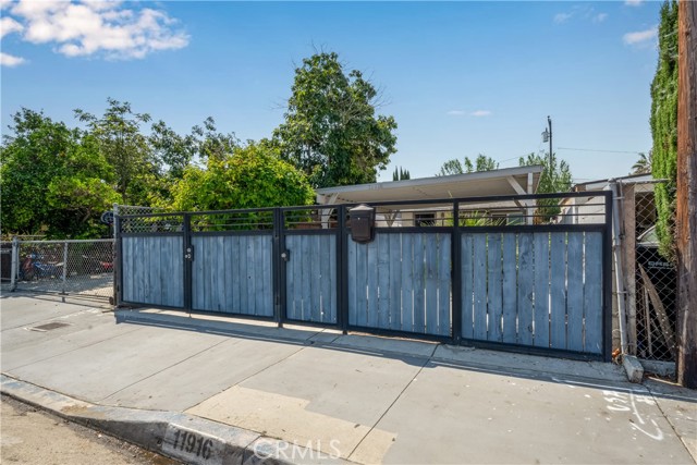 11916 168th Street, Artesia CA: https://media.crmls.org/medias/b5577bd8-bfde-4ed8-8597-2c21ae9318c7.jpg