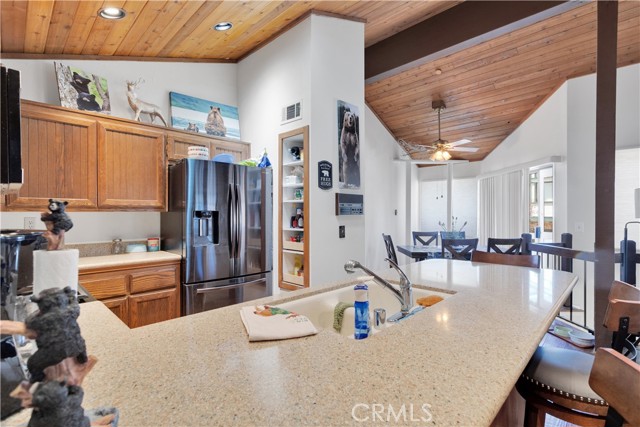 Detail Gallery Image 19 of 41 For 39802 Lakeview Dr #25,  Big Bear Lake,  CA 92315 - 2 Beds | 2 Baths