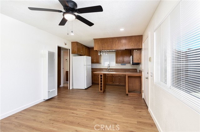 Detail Gallery Image 6 of 16 For 911 W 10th, Corona,  CA 92882 - 3 Beds | 1 Baths