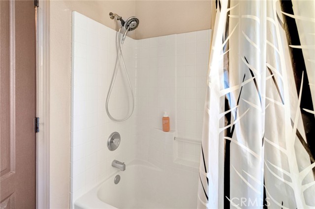 4575 Kreuer Road, Phelan CA: https://media.crmls.org/medias/b5599f76-eb20-4bb5-a923-f25710b2bcf1.jpg