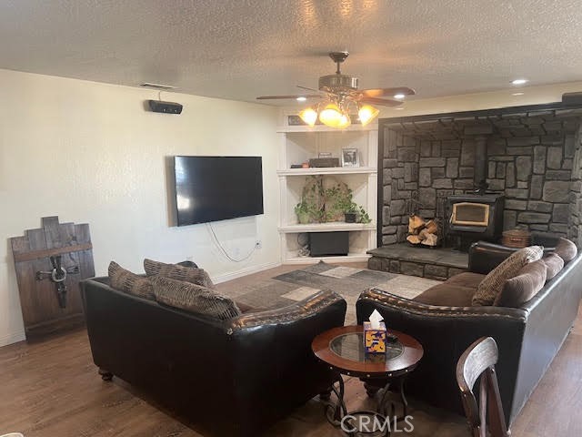 19821 Danielle Way, Apple Valley CA: https://media.crmls.org/medias/b55a5cd6-b815-436d-9312-fba68a1c231a.jpg