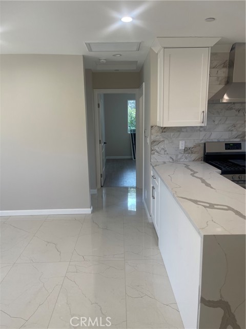 Detail Gallery Image 7 of 18 For 18706 Brasilia Dr, Porter Ranch,  CA 91326 - 2 Beds | 1 Baths