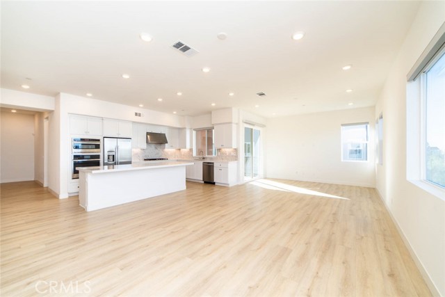 Detail Gallery Image 2 of 30 For 155 Baluster, Irvine,  CA 92618 - 3 Beds | 3/1 Baths