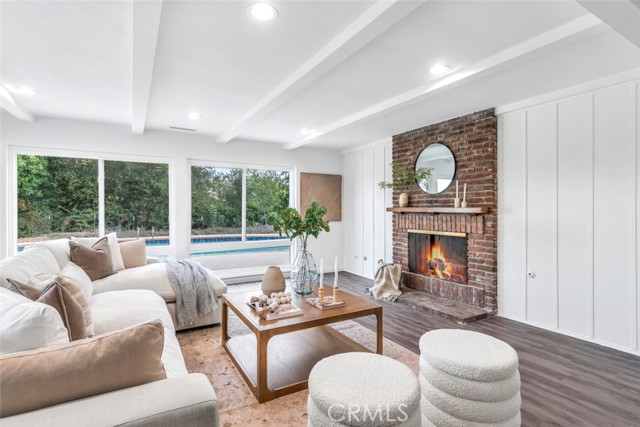 Detail Gallery Image 7 of 43 For 22388 Algunas Rd, Woodland Hills,  CA 91364 - 3 Beds | 2 Baths