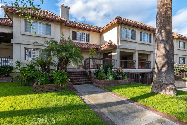 Detail Gallery Image 4 of 44 For 707 Raleigh St #5,  Glendale,  CA 91205 - 3 Beds | 3 Baths