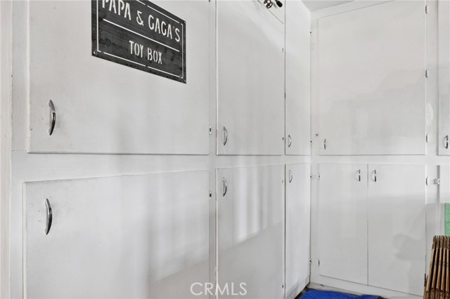 1251 Shakespeare Drive, Riverside CA: https://media.crmls.org/medias/b55b4a08-ca79-4f55-8111-338cdc511bab.jpg