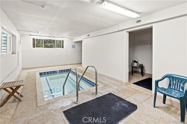 Detail Gallery Image 11 of 14 For 5412 Lindley Ave #108,  Encino,  CA 91316 - 3 Beds | 2 Baths