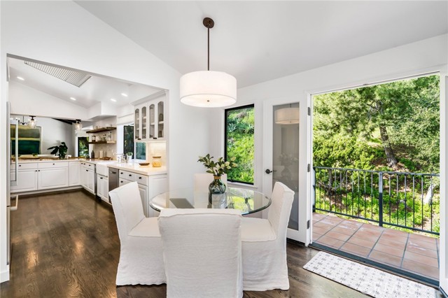 24743 Vantage Point Terrace, Malibu CA: https://media.crmls.org/medias/b55b853d-dcc8-4e0e-b665-f944a6208cf7.jpg