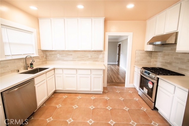 Detail Gallery Image 2 of 38 For 225 Barry, Ventura,  CA 93001 - 2 Beds | 1 Baths