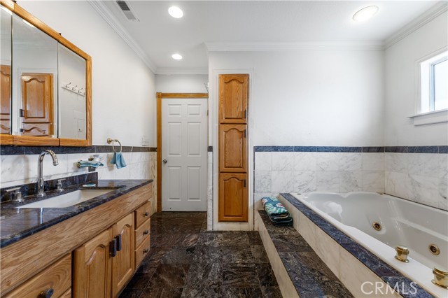 Detail Gallery Image 16 of 57 For 11203 Sheldon St, Sun Valley,  CA 91352 - 4 Beds | 2 Baths