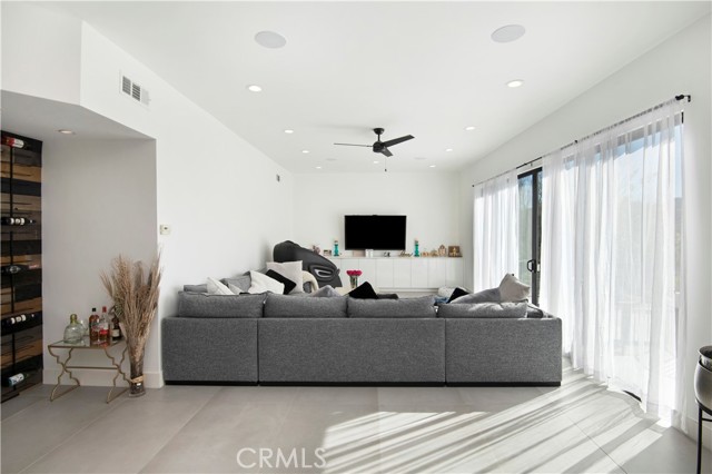 Detail Gallery Image 13 of 42 For 22254 Dumetz Rd, Woodland Hills,  CA 91364 - 5 Beds | 4 Baths