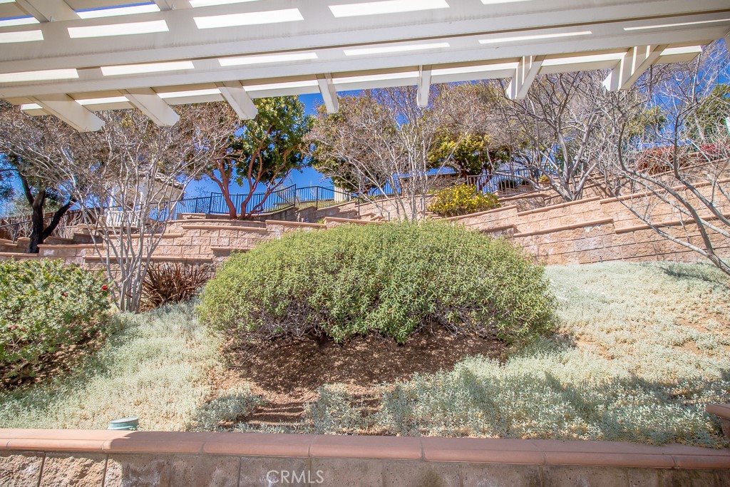 https://media.crmls.org/medias/b55ce4c1-94c4-4dfc-8e8c-03a3d163d508.jpg?preset=X-Large